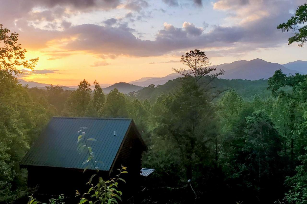 Cozy Cabin With Mountain Views Near Skylift Park! 蓋特林堡 外观 照片
