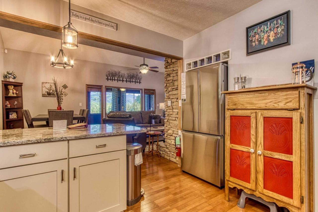 Cozy Cabin With Mountain Views Near Skylift Park! 蓋特林堡 外观 照片