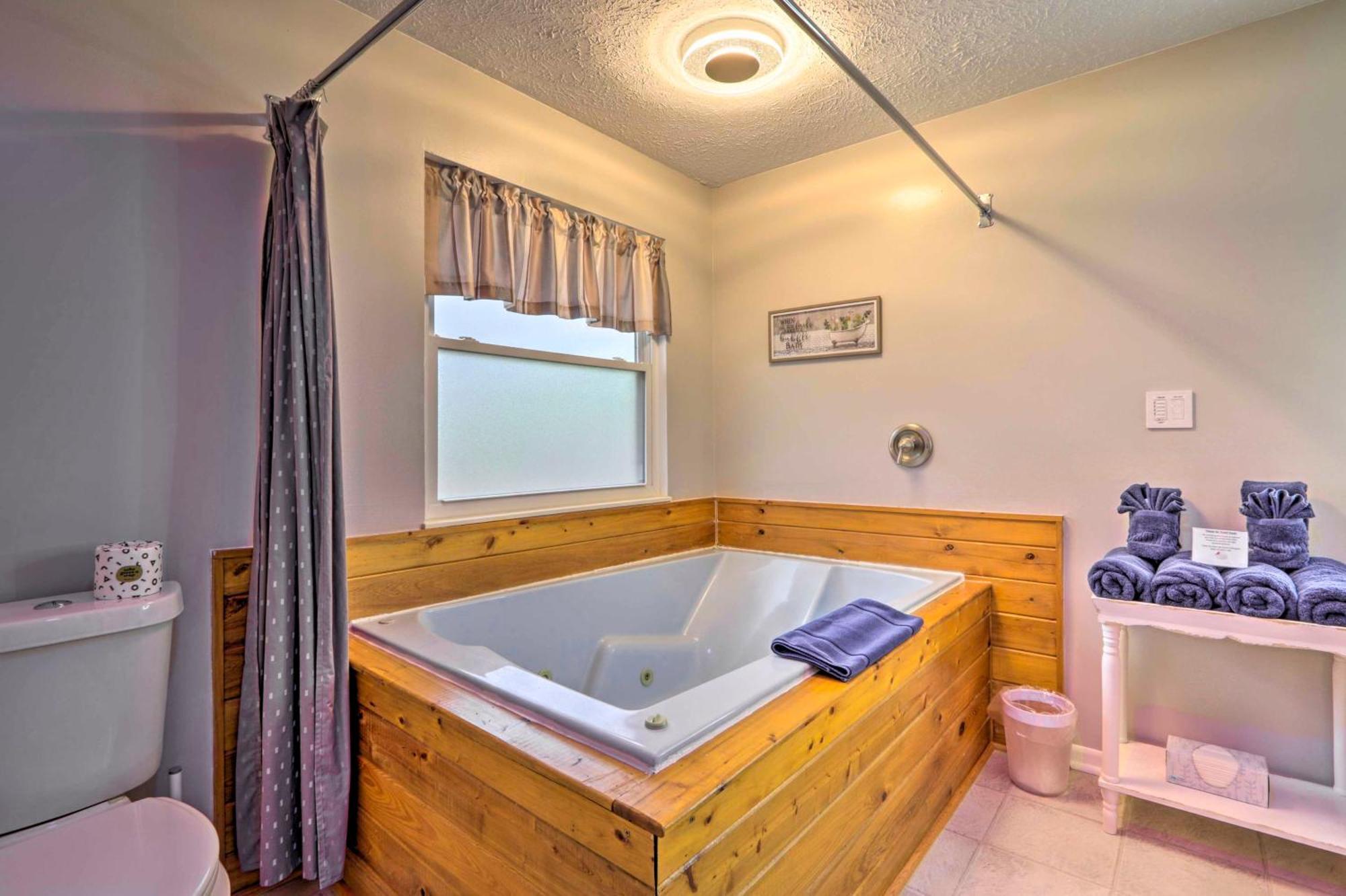 Cozy Cabin With Mountain Views Near Skylift Park! 蓋特林堡 外观 照片
